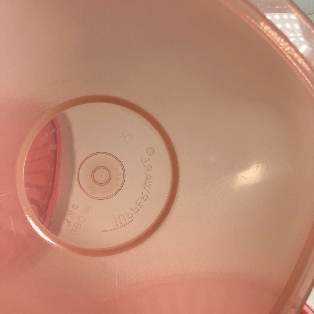 Two Tupperware Servalier Bowls in Shades of Pink 838 and 840 - Picture 7 of 13